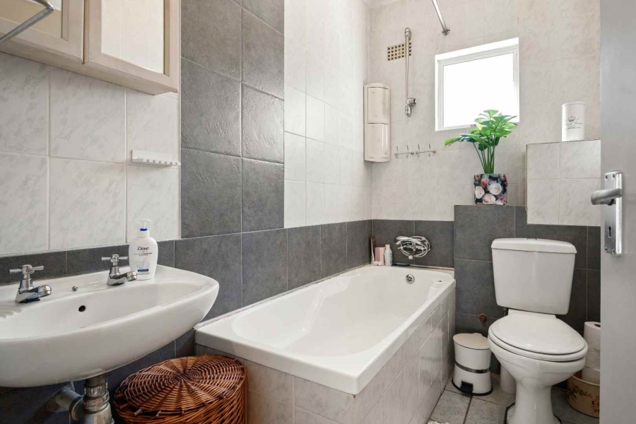 2 Bedroom Property for Sale in Beach Estate Western Cape